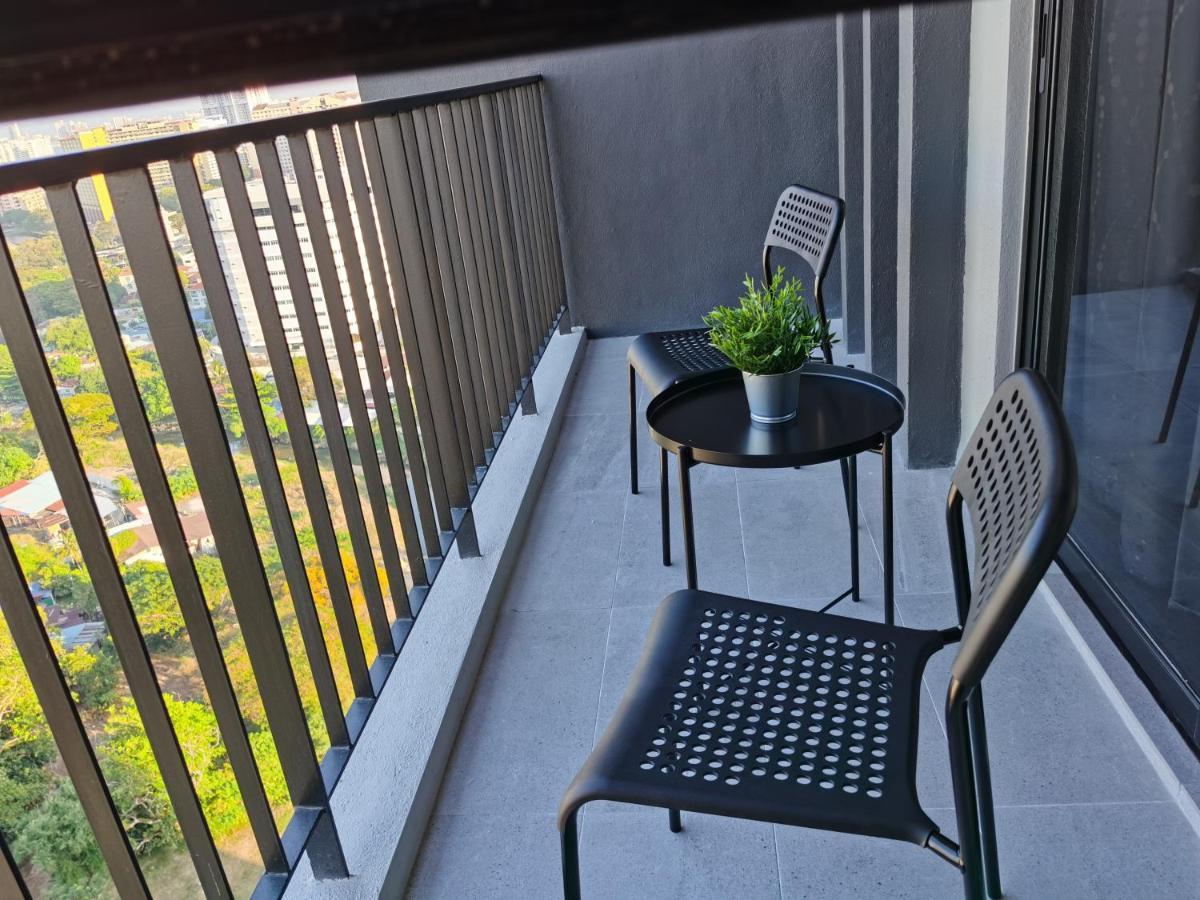 Beacon Exec Suites# Msg Chair#Disney Hotstar Джордж Таун Екстериор снимка
